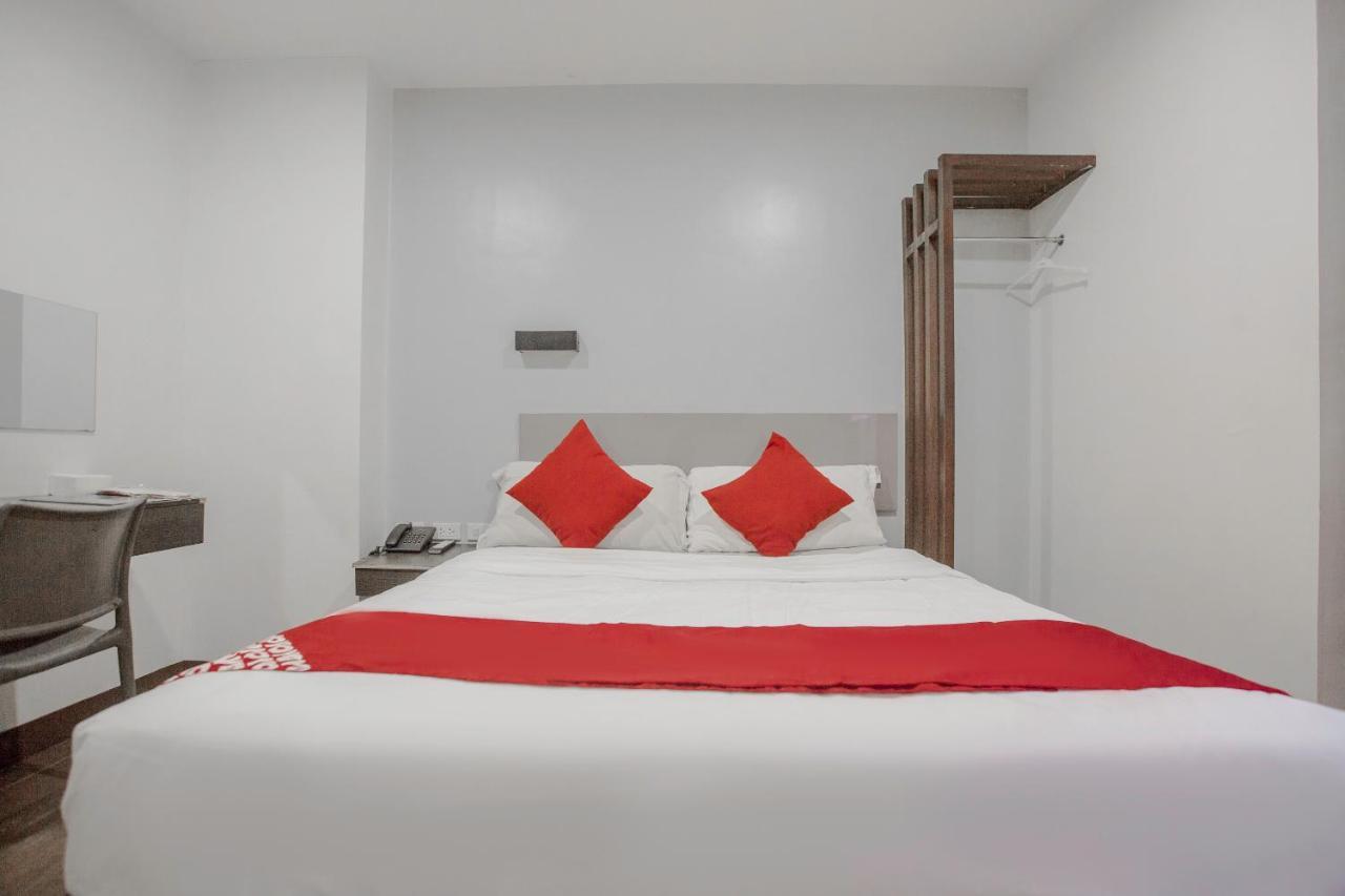 كويزون سيتي Oyo 637 Fox Hotel المظهر الخارجي الصورة