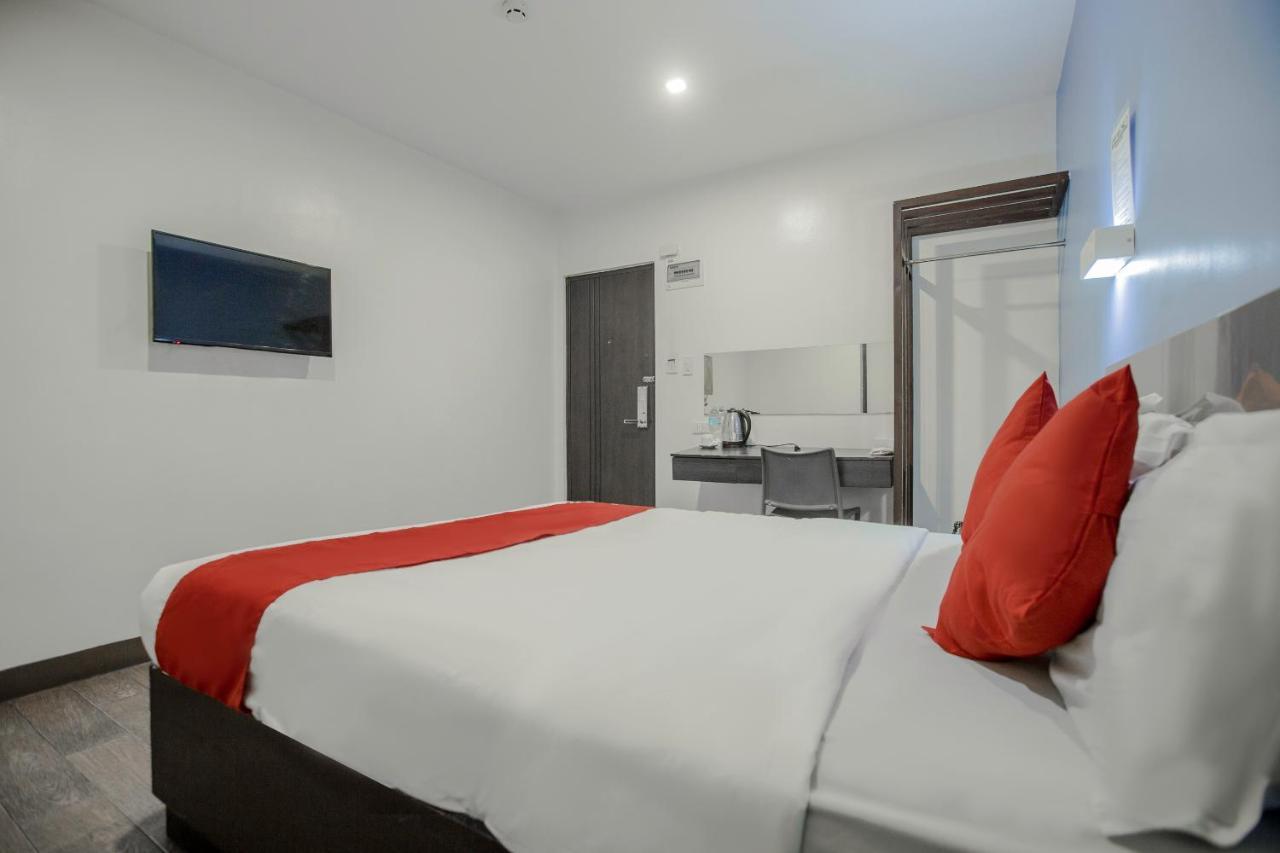 كويزون سيتي Oyo 637 Fox Hotel المظهر الخارجي الصورة