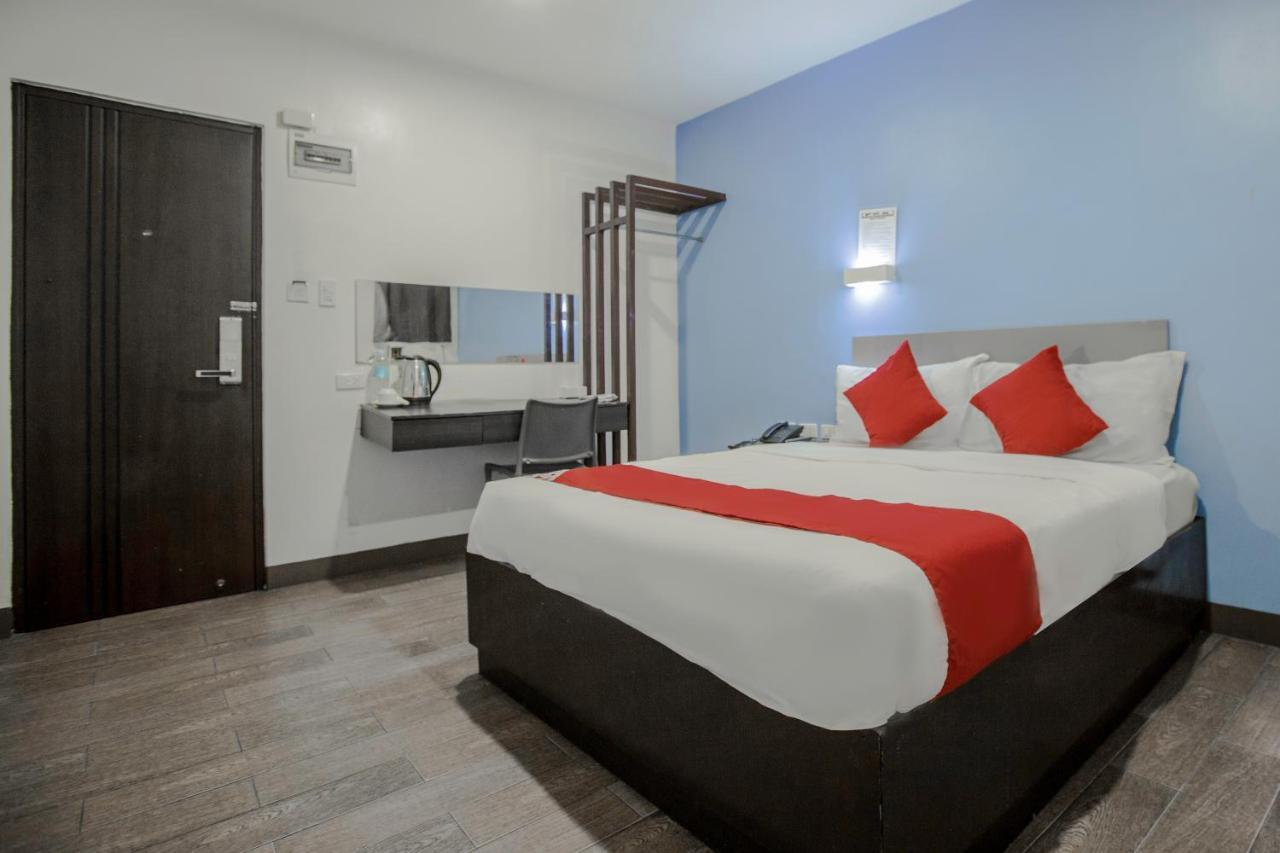 كويزون سيتي Oyo 637 Fox Hotel المظهر الخارجي الصورة