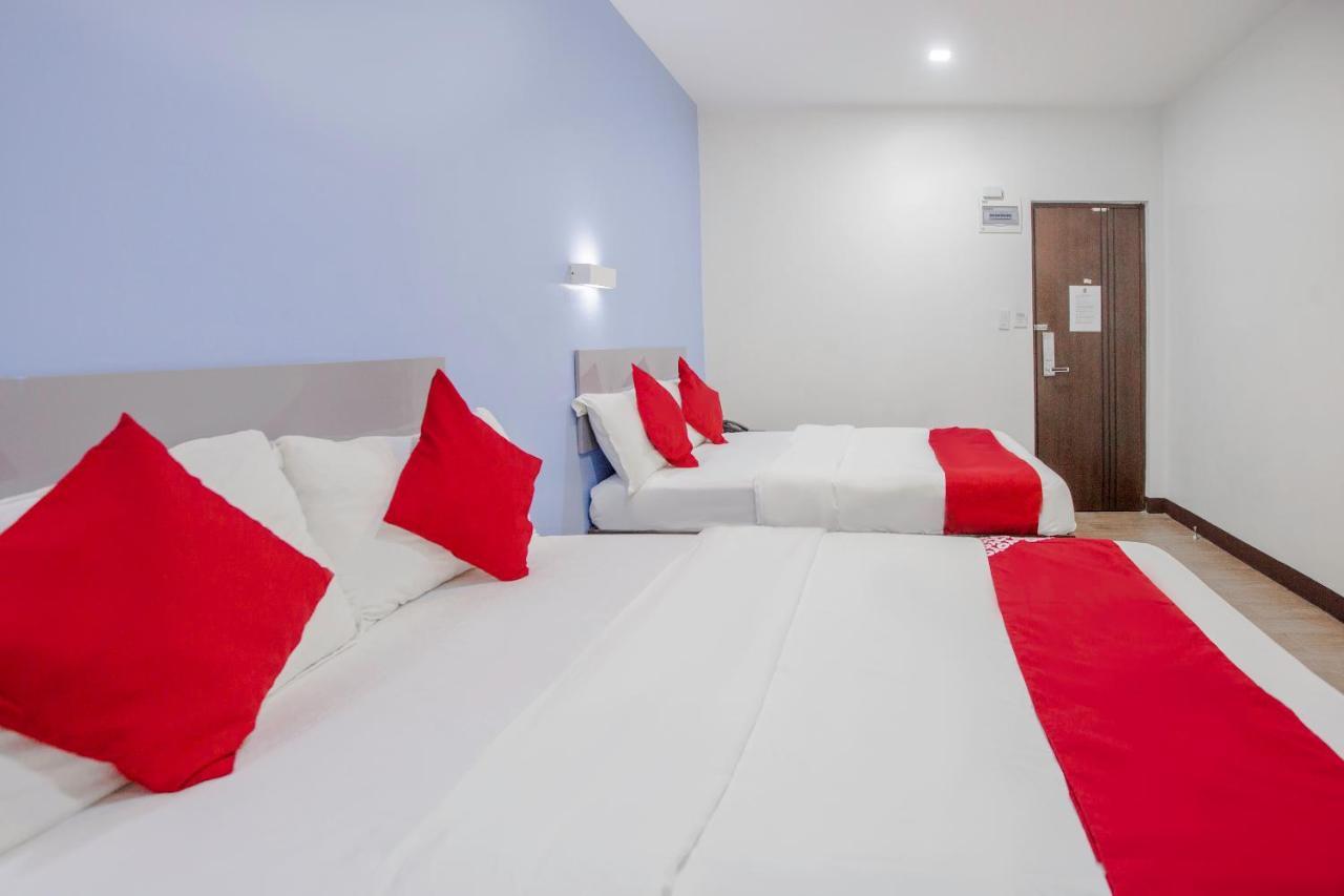 كويزون سيتي Oyo 637 Fox Hotel المظهر الخارجي الصورة