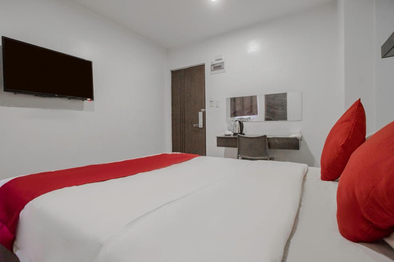 كويزون سيتي Oyo 637 Fox Hotel المظهر الخارجي الصورة