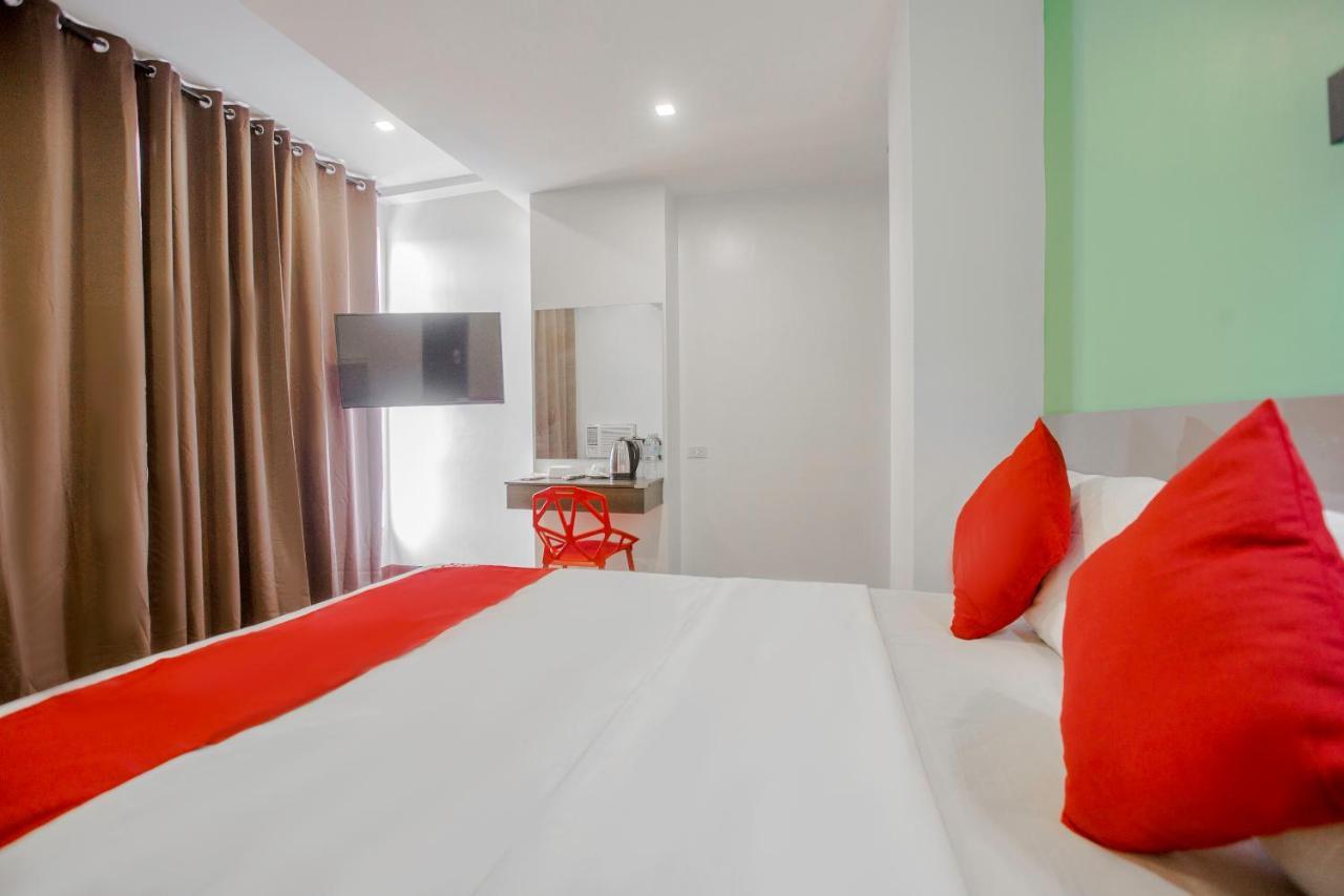كويزون سيتي Oyo 637 Fox Hotel المظهر الخارجي الصورة