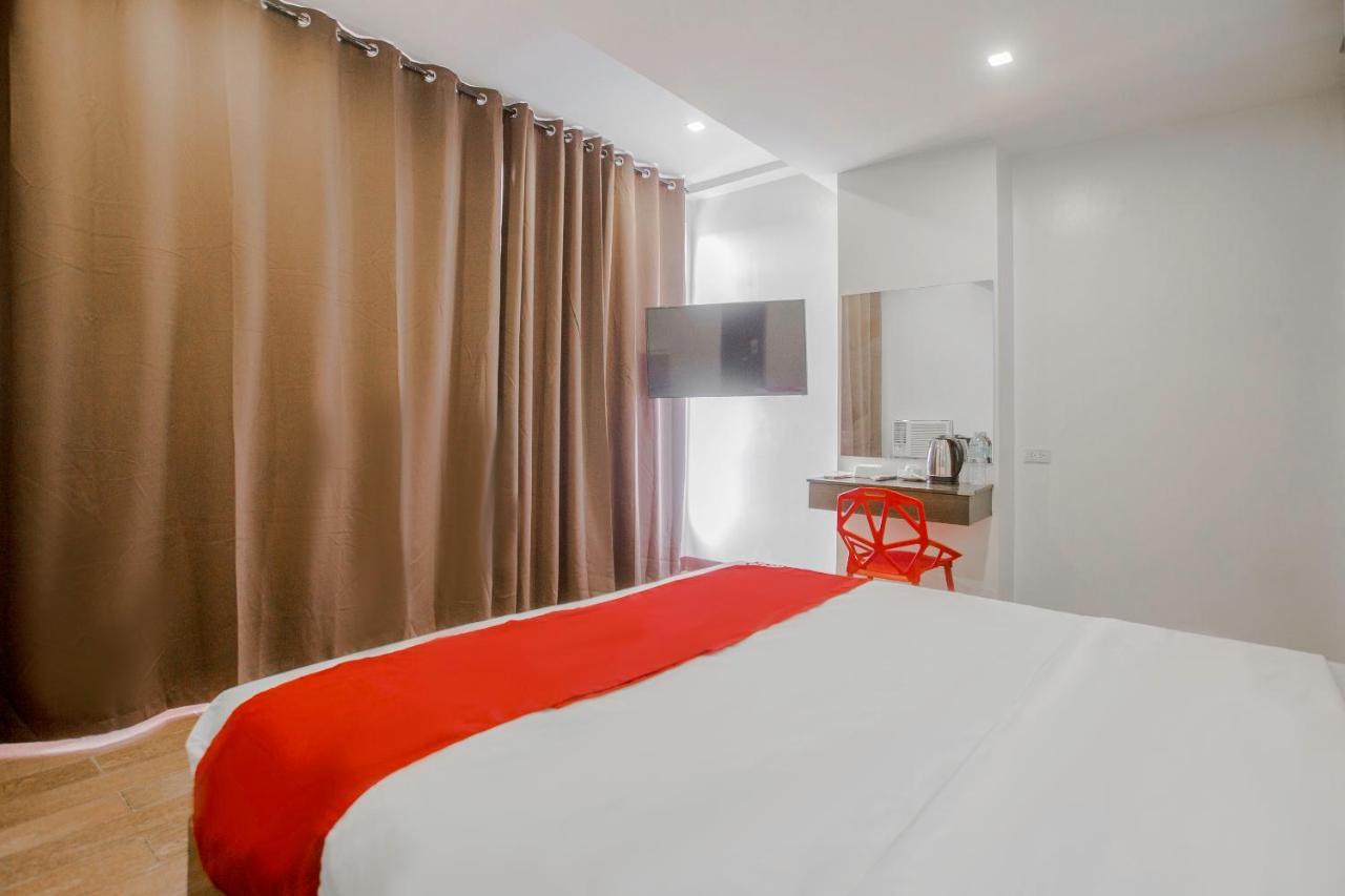 كويزون سيتي Oyo 637 Fox Hotel المظهر الخارجي الصورة