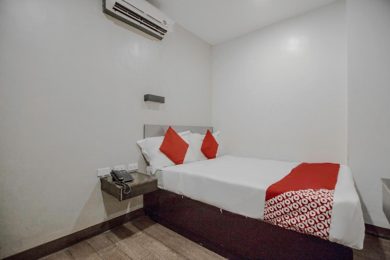 كويزون سيتي Oyo 637 Fox Hotel المظهر الخارجي الصورة