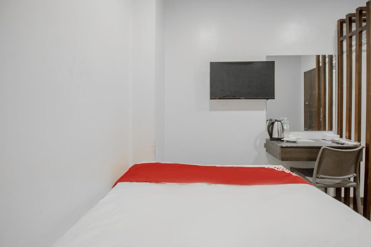 كويزون سيتي Oyo 637 Fox Hotel المظهر الخارجي الصورة