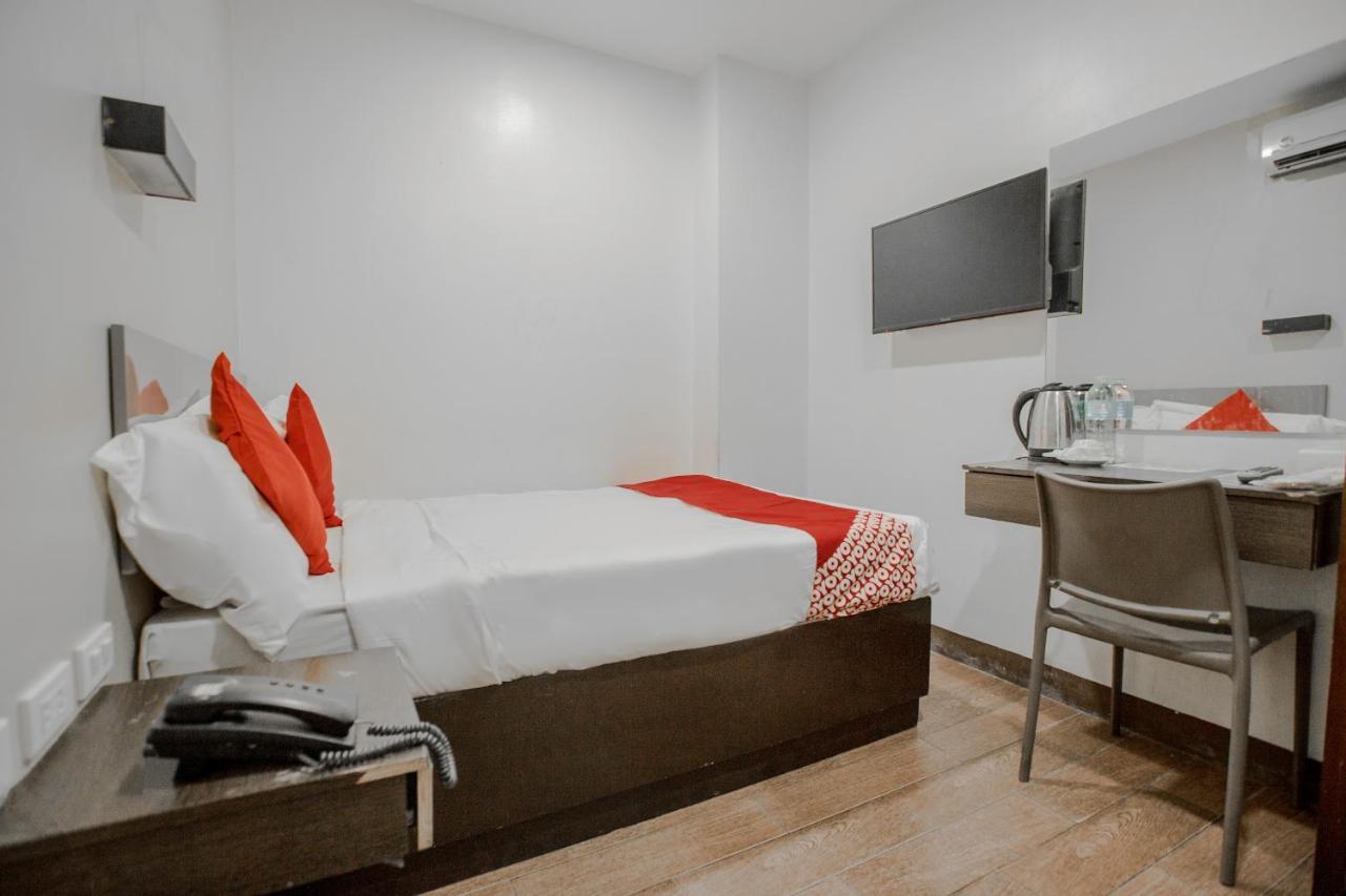 كويزون سيتي Oyo 637 Fox Hotel المظهر الخارجي الصورة