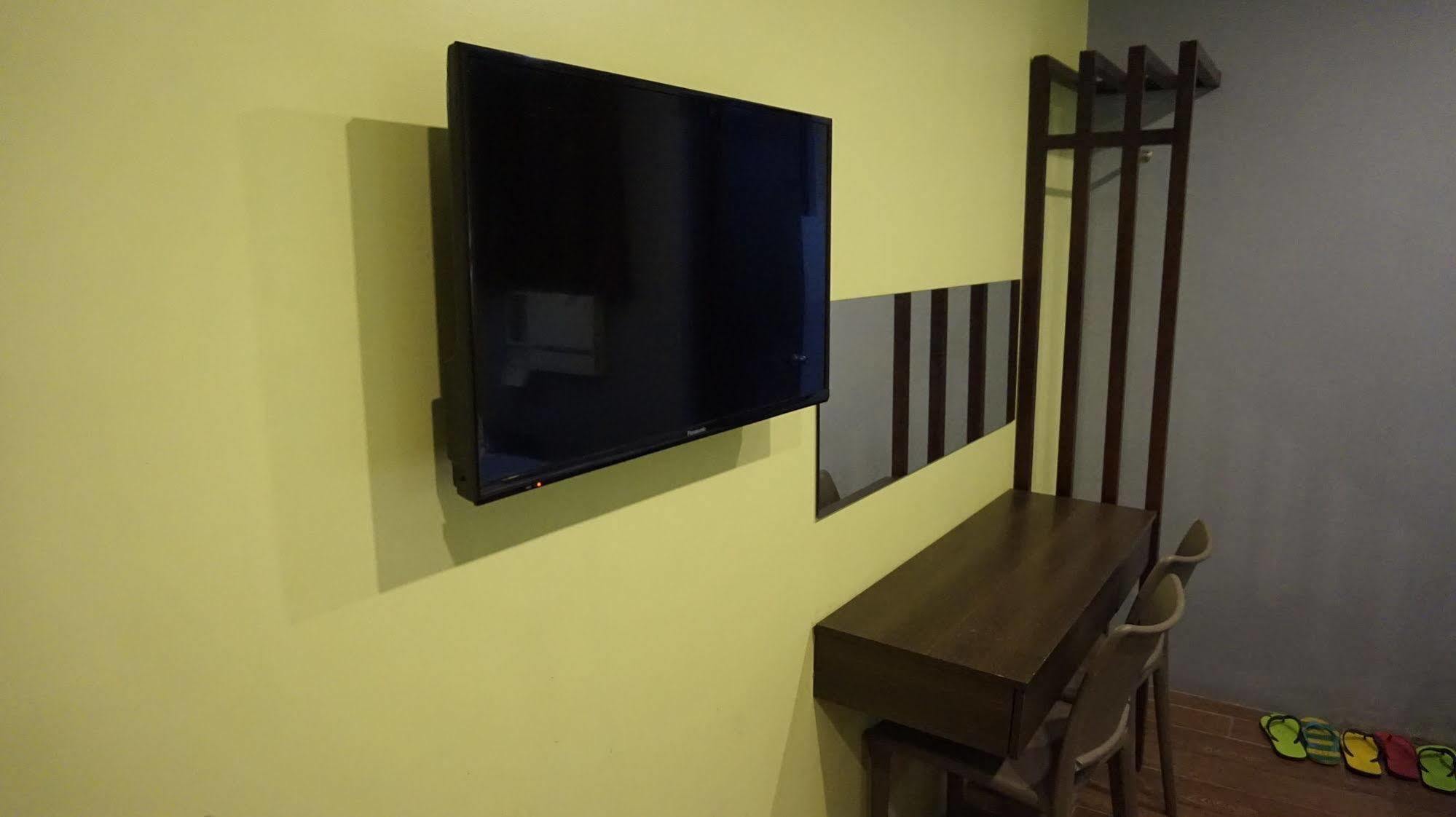 كويزون سيتي Oyo 637 Fox Hotel المظهر الخارجي الصورة