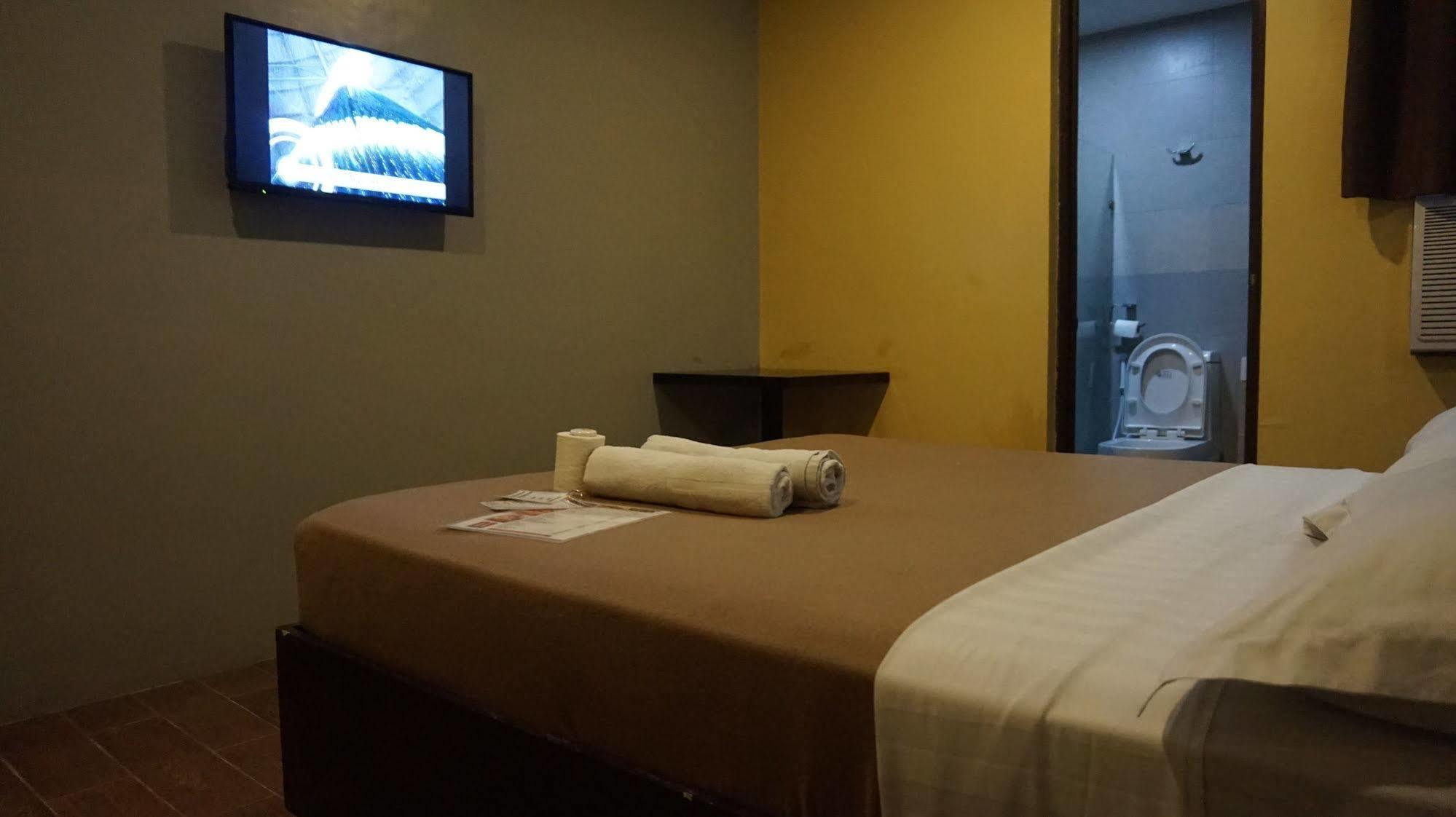 كويزون سيتي Oyo 637 Fox Hotel المظهر الخارجي الصورة