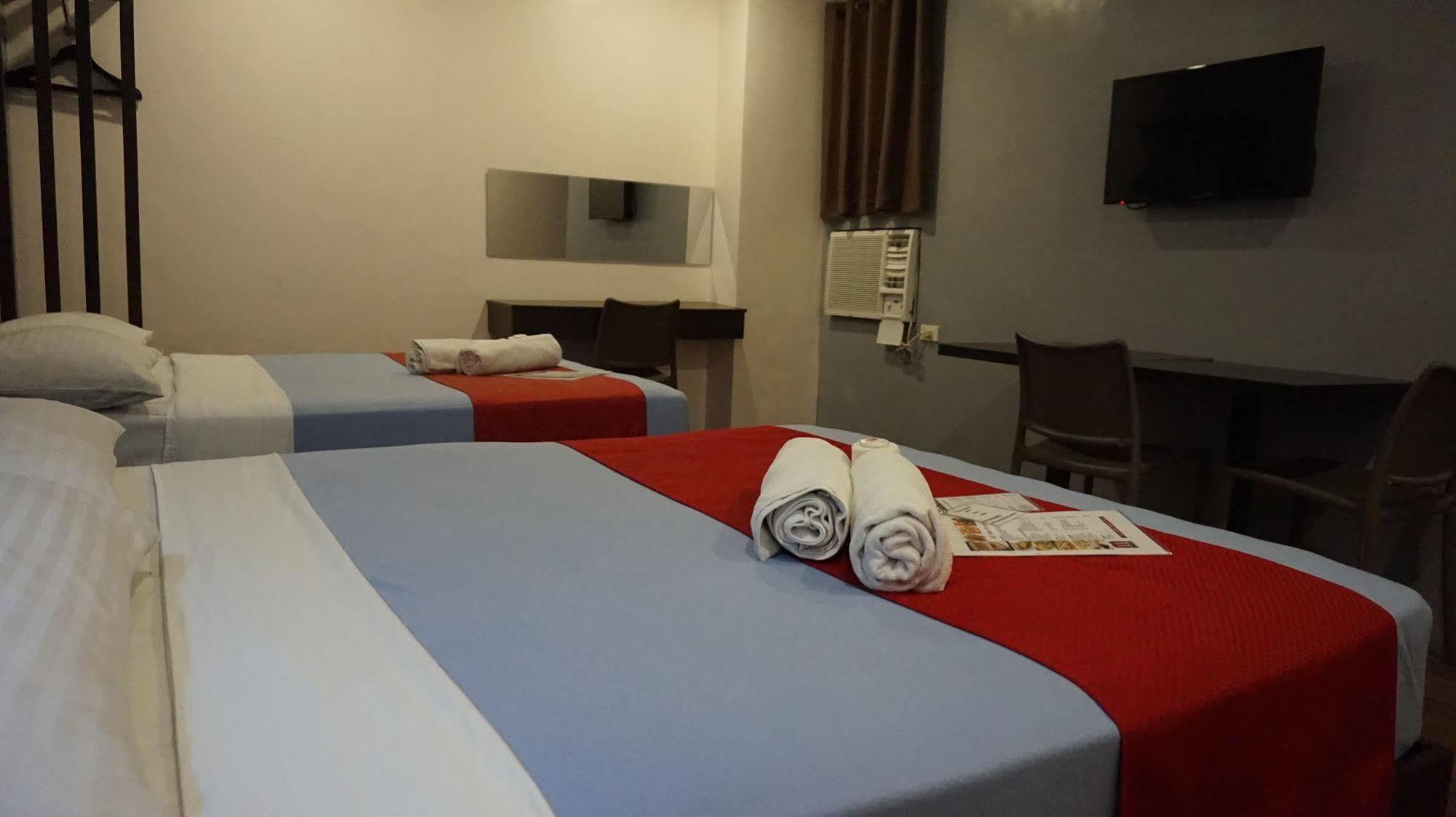 كويزون سيتي Oyo 637 Fox Hotel المظهر الخارجي الصورة