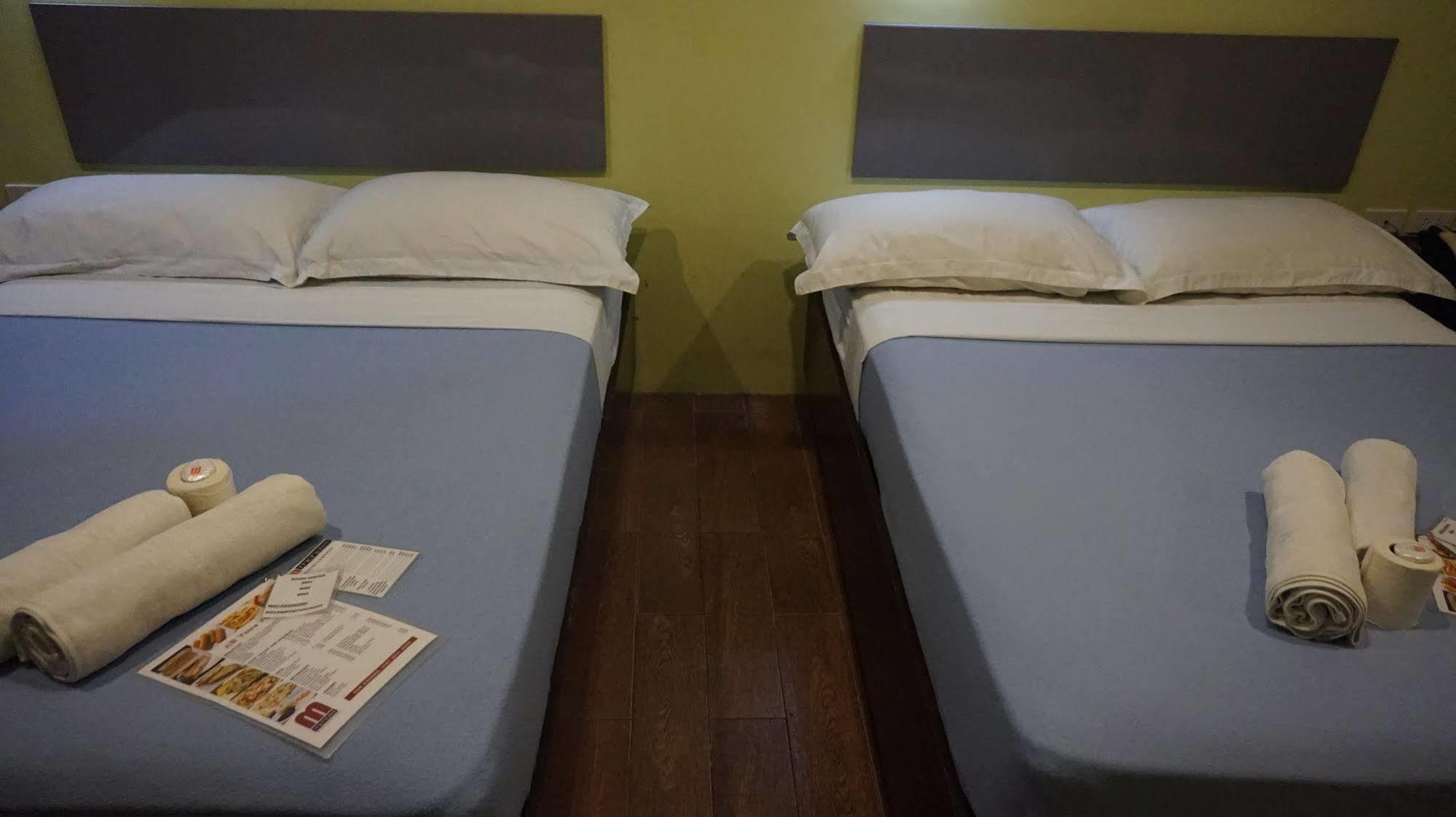 كويزون سيتي Oyo 637 Fox Hotel المظهر الخارجي الصورة