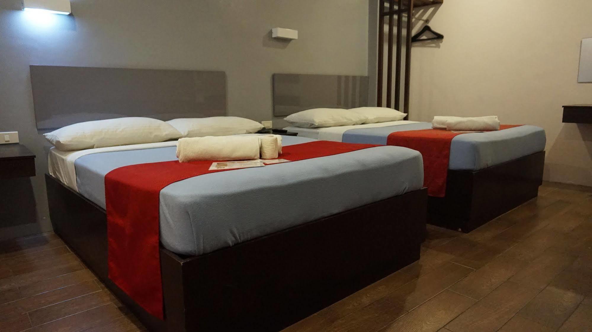 كويزون سيتي Oyo 637 Fox Hotel المظهر الخارجي الصورة